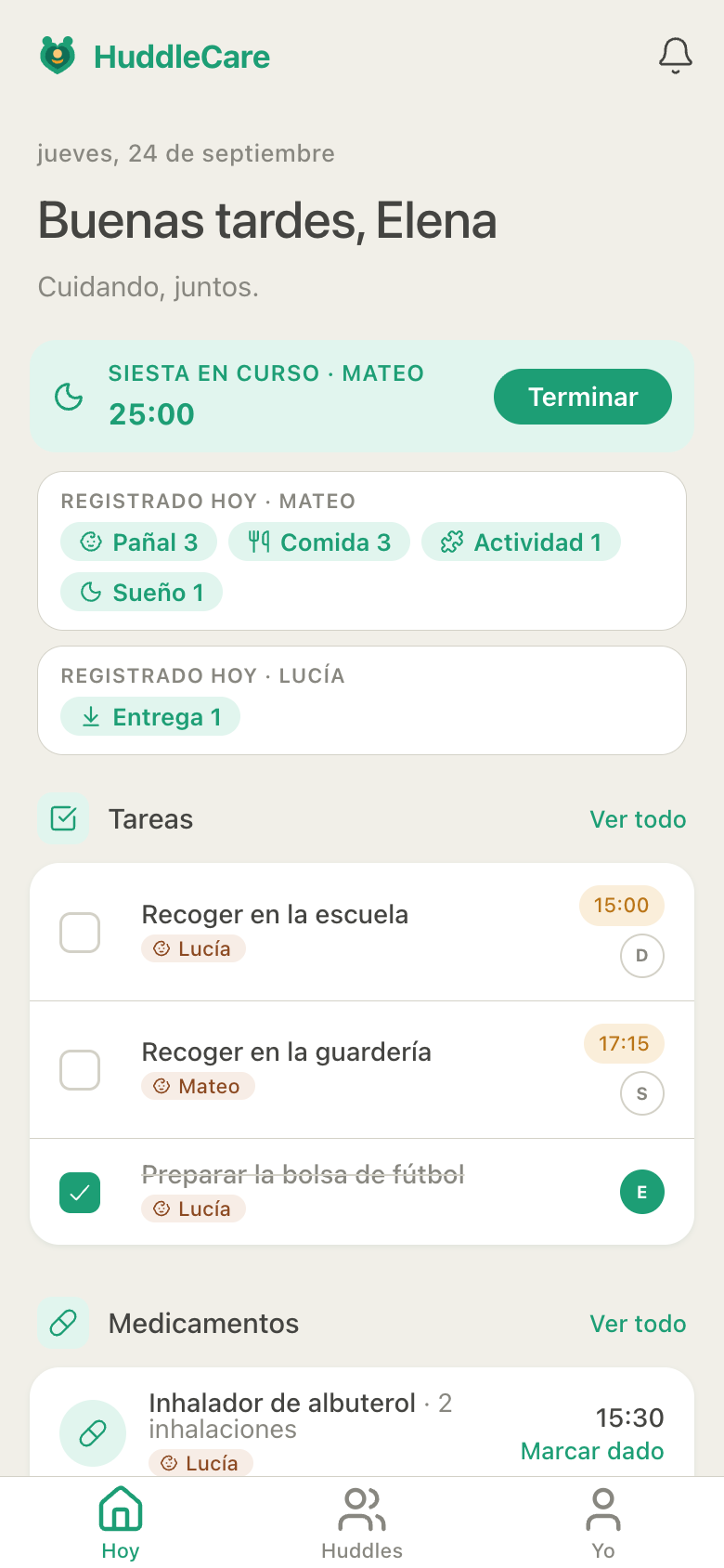 Pantalla Hoy de HuddleCare de Elena en el mismo momento: la misma siesta de Mateo en curso, los cuidados registrados hoy de Mateo y Lucía, y sus recogidas