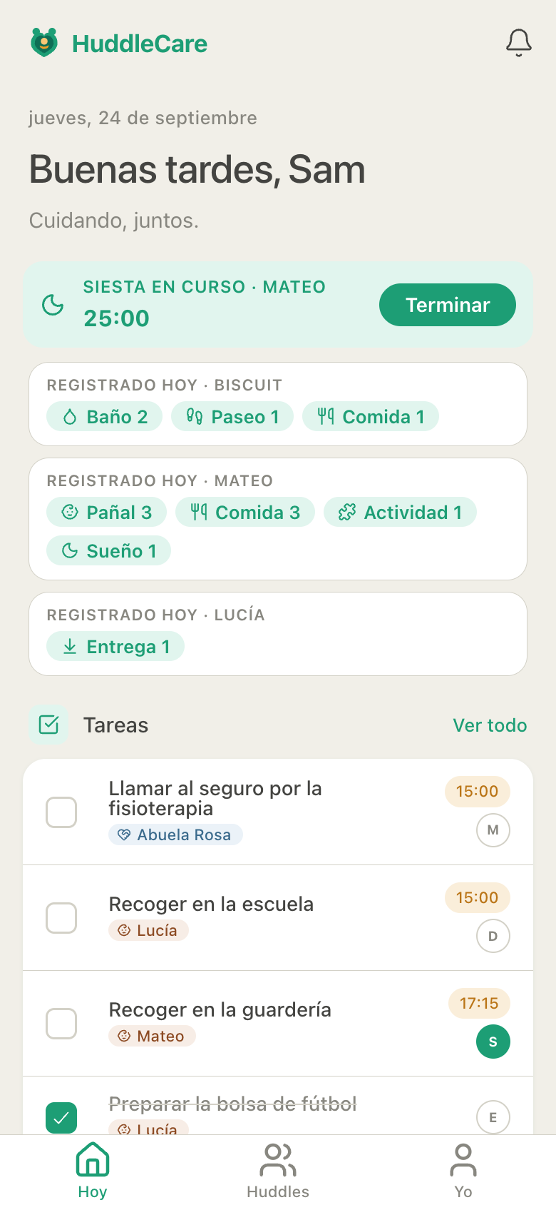 Pantalla Hoy de HuddleCare de Sam: la siesta de Mateo en curso, los cuidados registrados hoy de Biscuit el perro, el bebé Mateo y Lucía, y las tareas de la abuela Rosa, Lucía y Mateo